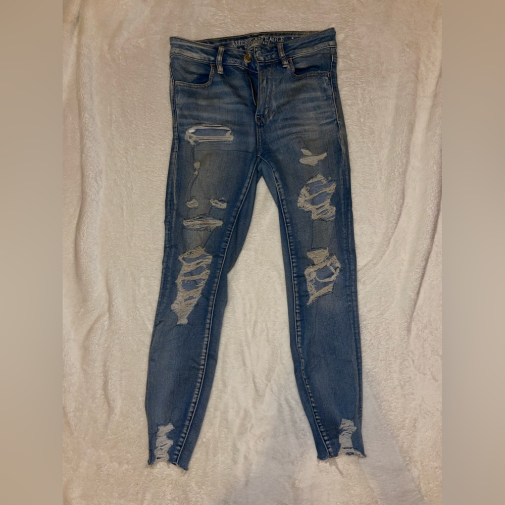 American Eagle Distressed Jeans!